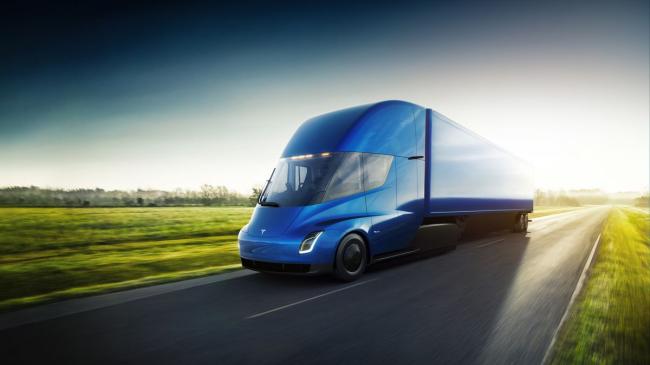 Tesla представила электрический грузовик Semi Truck (ФОТО)