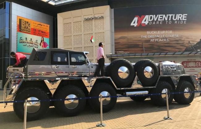 Полноприводный монстр: в Дубае показали самый большой в мире внедорожник (ФОТО)