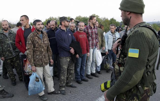 Процедура обмена военнопленными на Донбассе оказалась под угрозой срыва