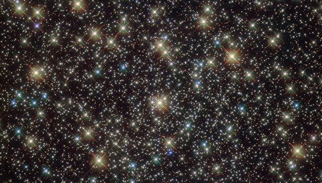 NASA показало уникальное звездное скопление