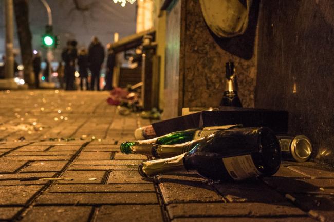 Пользователи социальных сетей возмущены “новогодней свалкой” в центре столицы Украины (ФОТО)