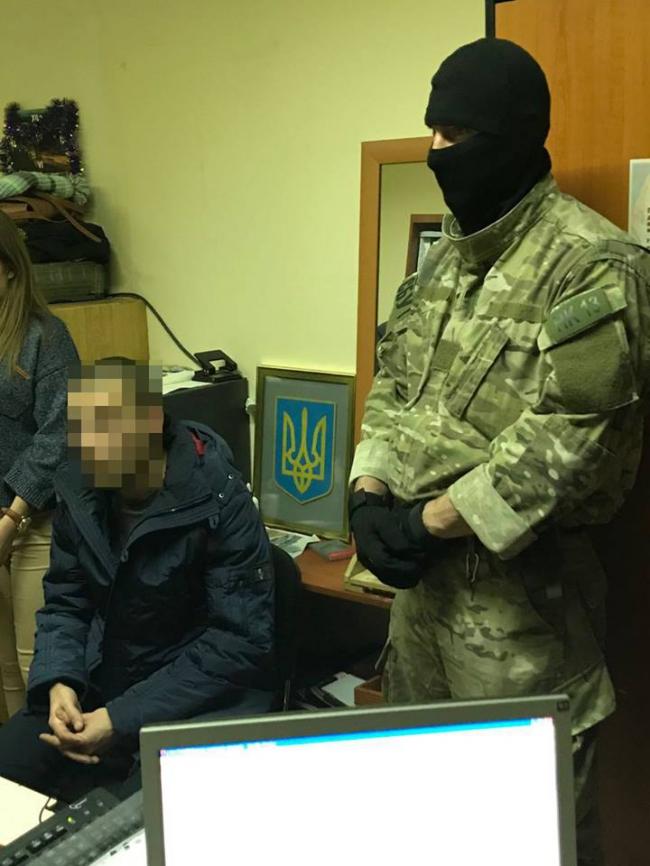 Борьба с коррупцией: в Харькове задержали чиновников-взяточников (ФОТО)