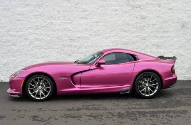 В США на торги выставлен розовый Dodge Viper GT за 155 000 долларов
