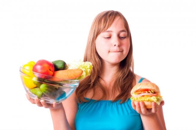 Реклама нездоровой пищи негативно влияет на рацион питания подростков