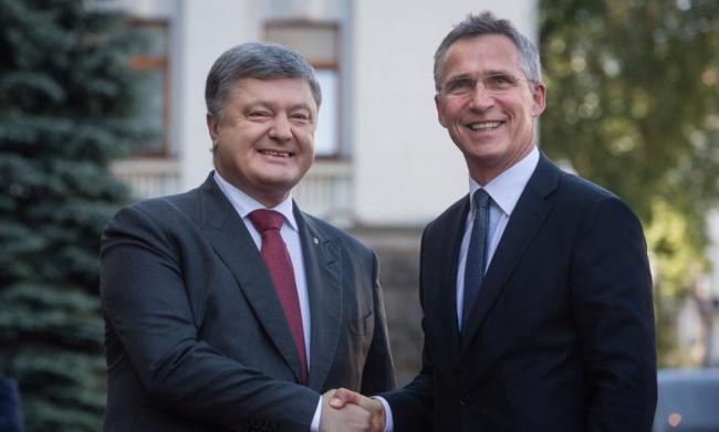 Порошенко обсудил ситуацию на Донбассе с генсеком НАТО