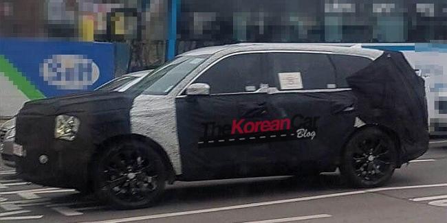 Корейский автогигант Kia начал испытания своего самого большого кроссовера (ФОТО)  