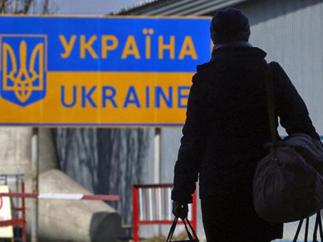В какие страны чаще всего уезжают украинцы, - статистика