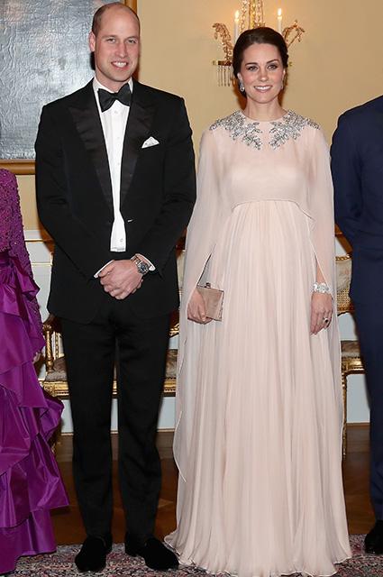 Кейт Миддлтон поразила публику вечерним платьем на ужине в Королевском дворце (ФОТО)