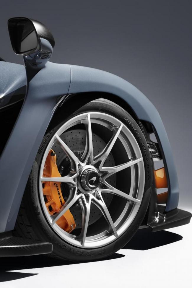 Впечатляющий результат: новый суперкар McLaren разгоняется до "сотни" за 2,8 секунды (ФОТО)