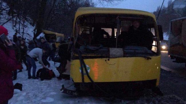 ДТП в Киеве с участием маршруток: более 12 пострадавших (ФОТО)
