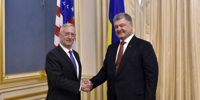 Стали известны подробности встречи Петра Порошенко и министра обороны США