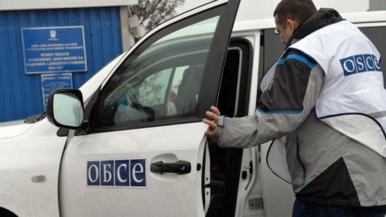 Наблюдатели ОБСЕ на Донбассе заявляют, что боевик угрожал им
