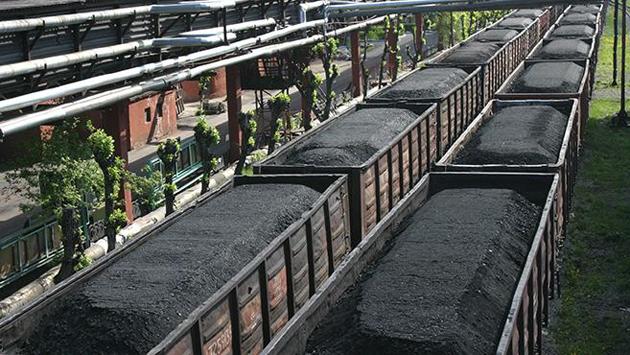 Бизнес на крови: Курченко занимается поставками угля из Донбасса