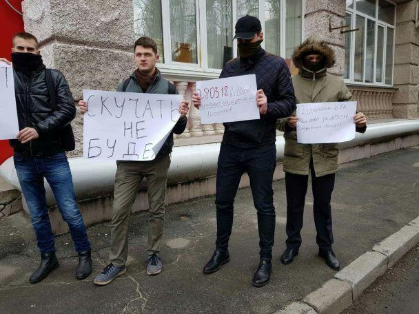 В Украине пышно проводили российских дипломатов