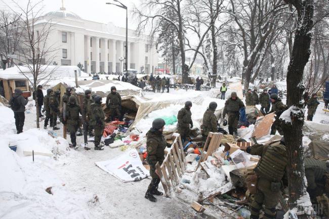 В палатках под ВР были боевые гранаты – Генпрокуратура