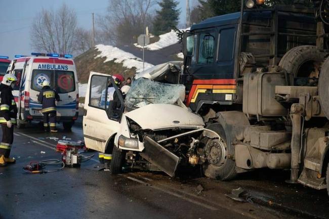 Двое граждан Украины стали жертвами жуткого ДТП в Польше (ФОТО)