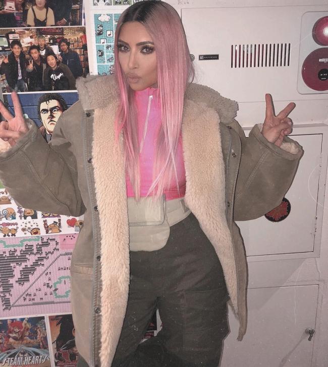 Ким Кардашьян вышла в свет в новом непривычном образе (ФОТО)