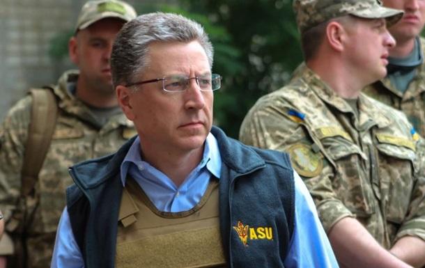 Волкер предлагает дать больше оружия Украине
