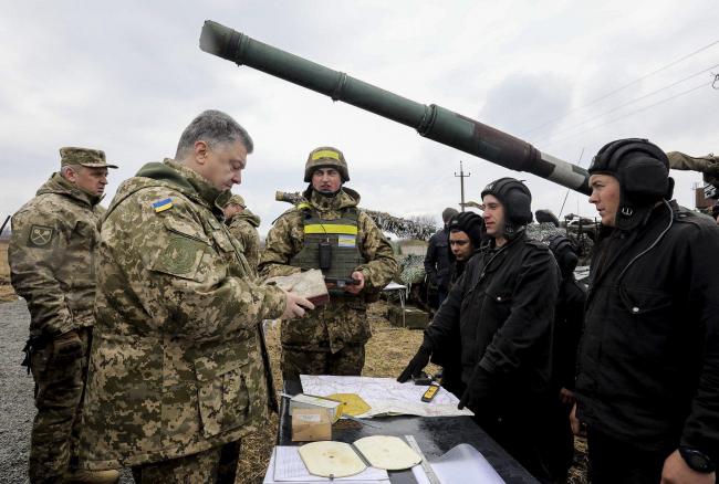 Петр Порошенко анонсировал серьезные изменения в жизни украинских военнослужащих