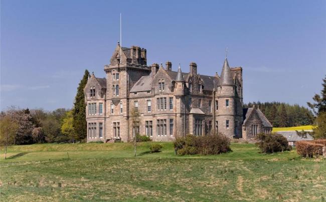 Королевский приз: в Шотландии разыграют в лотерею замок 19 века (ФОТО)