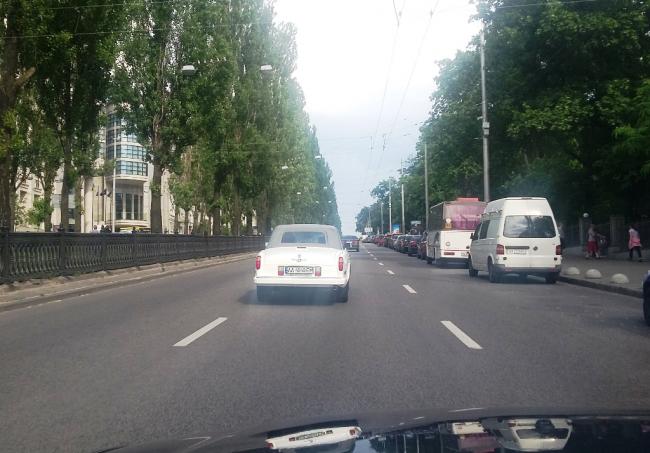 На украинских дорогах засветился раритетный автомобиль Rolls-Royce (ФОТО)