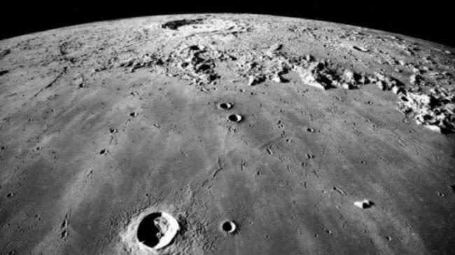 Ученые обнаружили глубокие тоннели под поверхностью Луны
