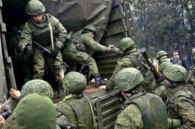 Российские военные на Донбассе размещают вооружение в школах и больницах, - разведка