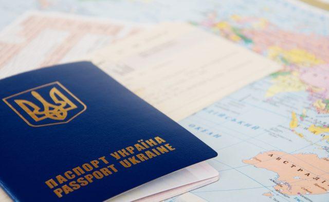 С сегодняшнего дня украинцы могут ездить без визы еще в одну страну