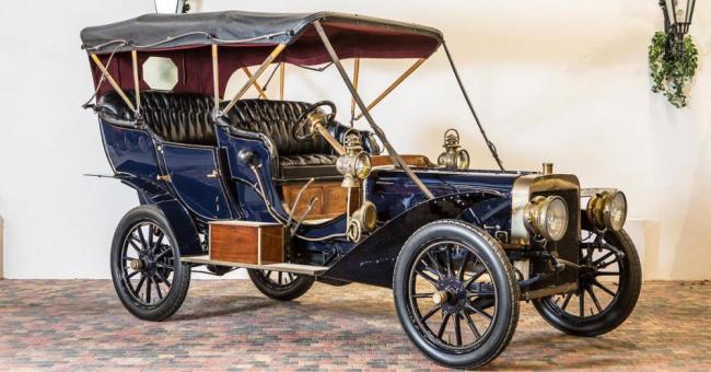 Самая большая в мире коллекция классических автомобилей Ford продана с аукциона (ФОТО)