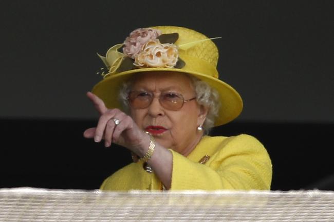 В Букингемском дворце сообщили, что Елизавете II стало плохо