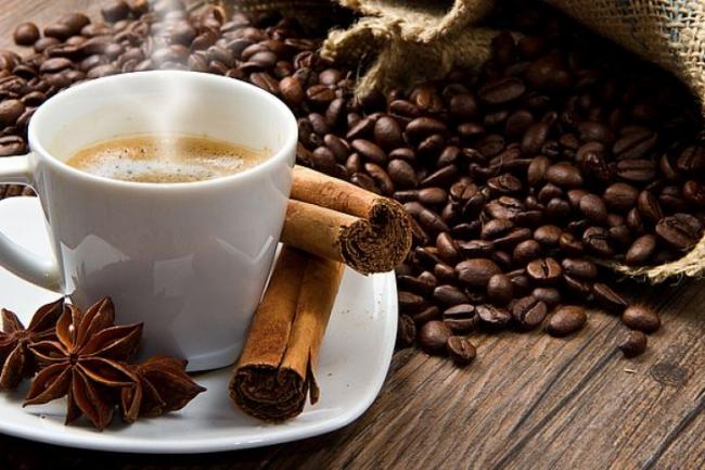 Запах кофе усиливает мыслительные способности, - исследование