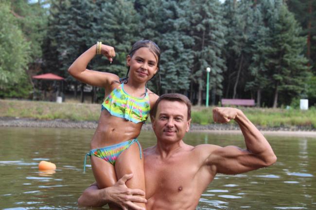 Тимофей Нагорный и Яна Клочкова посетили детей войны на Донбассе