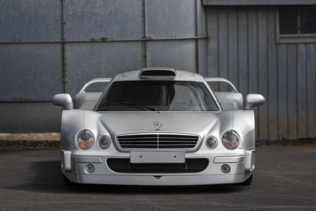 Самый редкий суперкар Mercedes продадут по цене двух Bugatti Chiron (ФОТО)