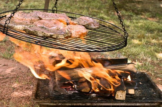 Кардиологи запретили готовить еду на открытом огне