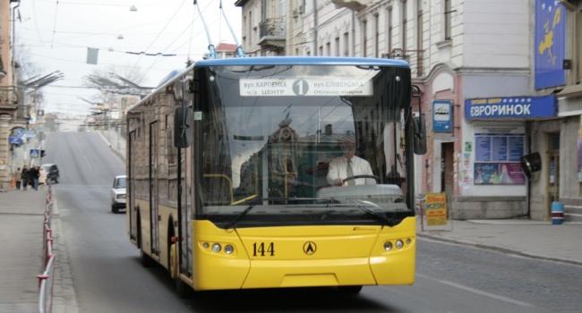 Проезд в общественном транспорте Украины вырос от 30% до 100%