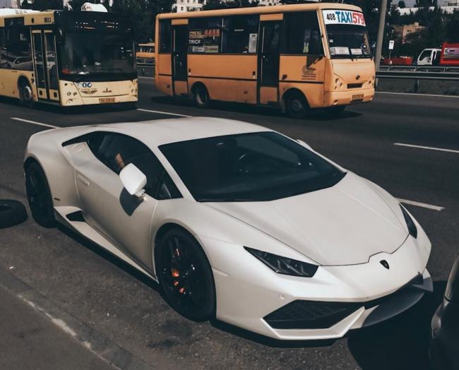 В Украине засветился новый суперкар Lamborghini (ФОТО)