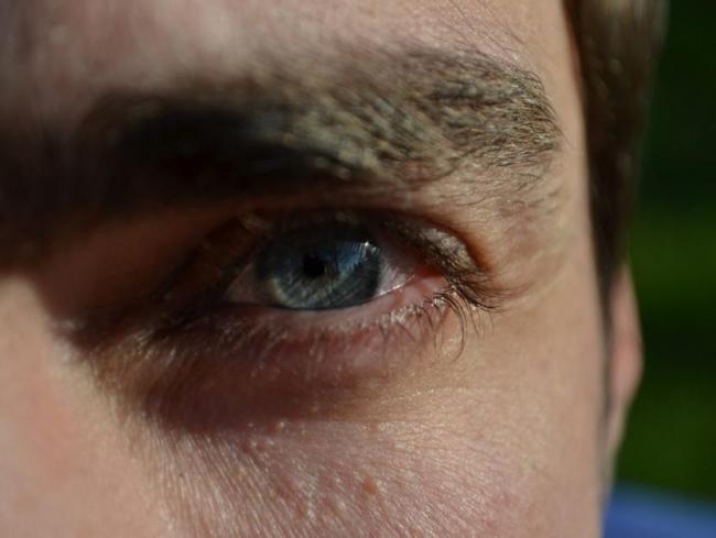 Ученые: человеческие глаза имеют естественный режим ночного видения
