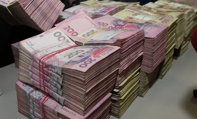 Украинцы заплатили почти 50 млн грн за перелеты чиновников