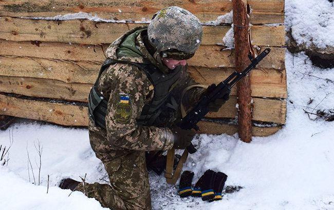 В ходе боевых действий на Донбассе пострадали двое украинских военных