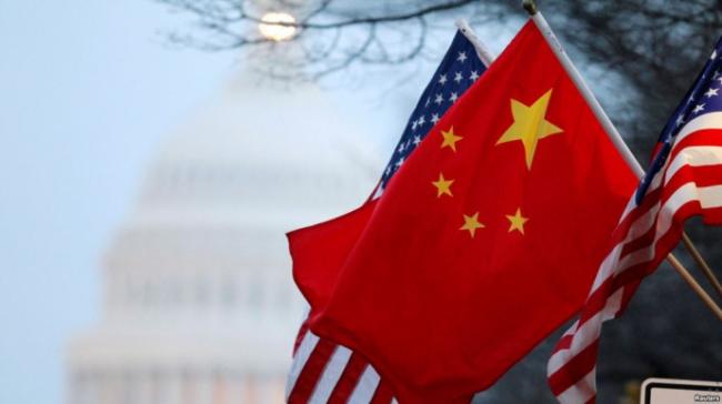 Вице-президент США пригрозил Китаю "холодной войной"