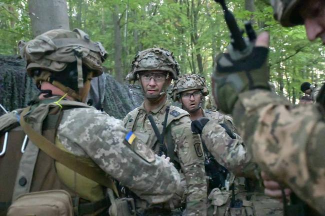 Война не помешает Украине перейти на стандарты НАТО, - глава СНБО