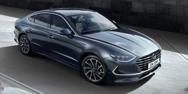 Компания Hyundai показала новую Sonata