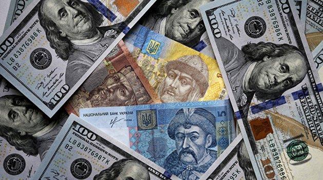 Сколько Украина должна выплатить по долгам: названы пиковые месяцы