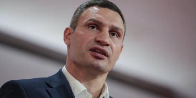 Офис президента решил отложить увольнение Кличко