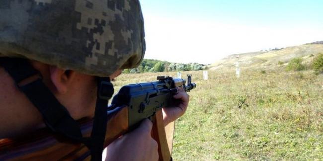 Трое бойцов Объединенных сил получили ранения в результате обстрелов на Донбассе