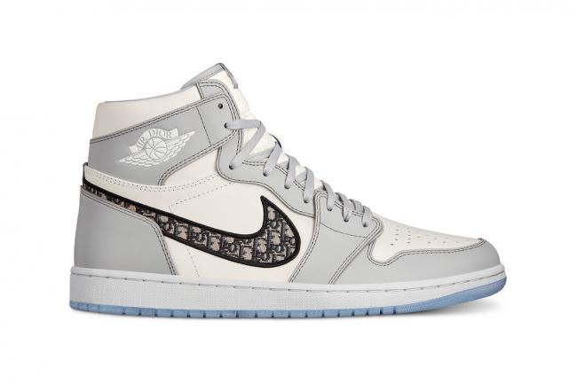 Кроссовки из коллаборации Dior и Air Jordan скоро можно будет приобрести онлайн