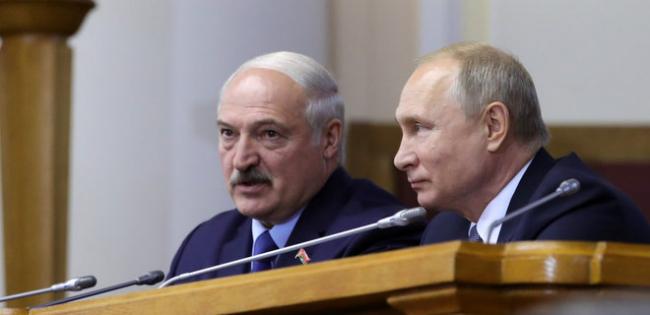 Кремль будет поощрять Лукашенко к передаче власти – Bloomberg