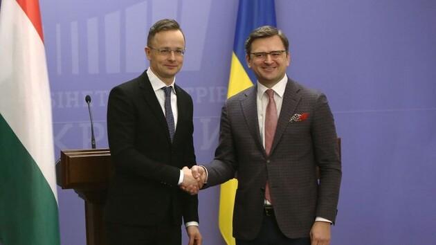 Украина и Венгрия попытаются урегулировать кризис в отношениях