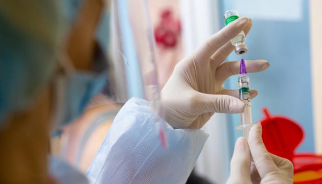 Эпидемиолог рассказала, насколько Украина отстает от плана COVID-вакцинации