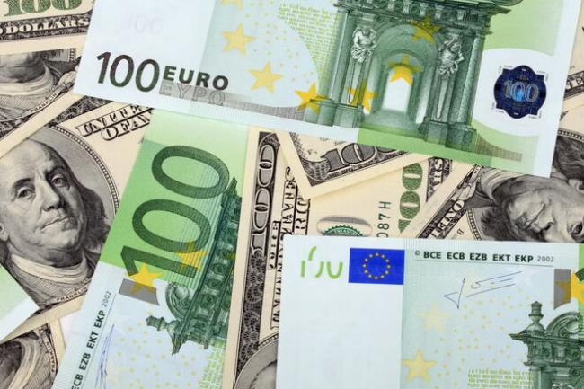 Что будет курсом доллара и евро в июле: прогноз аналитика
